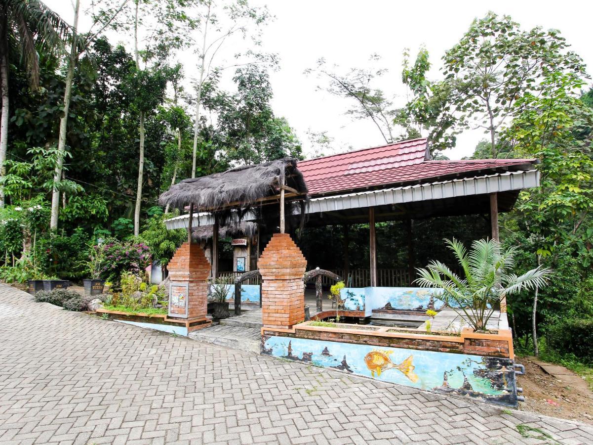 Oyo Homes 91134 Desa Wisata Tebing Lingga Trenggalek 外观 照片