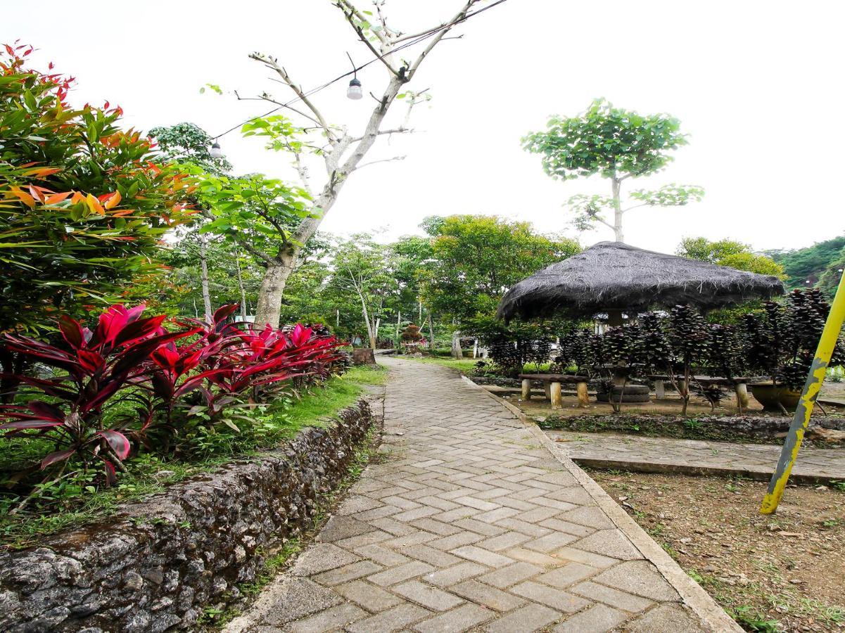 Oyo Homes 91134 Desa Wisata Tebing Lingga Trenggalek 外观 照片